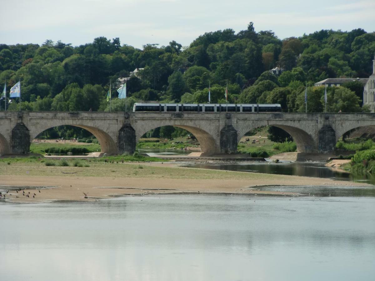 טור Git'Appart Au Bord De Loire מראה חיצוני תמונה